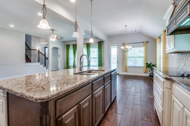 426 Summer Grove Drive, Midlothian, TX 76065