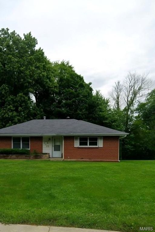 1055 Saint Marie Street, Florissant, MO 63031