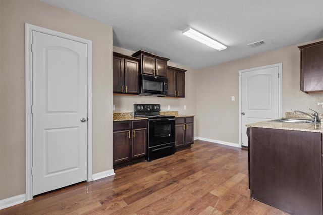 405 Yearwood LN 21C, Jarrell, TX 76537
