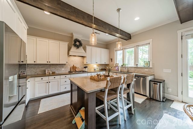 515 Greystone Road, Charlotte, NC 28209