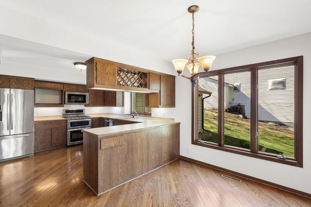 7930 Rhode Island Circle, Bloomington, MN 55438