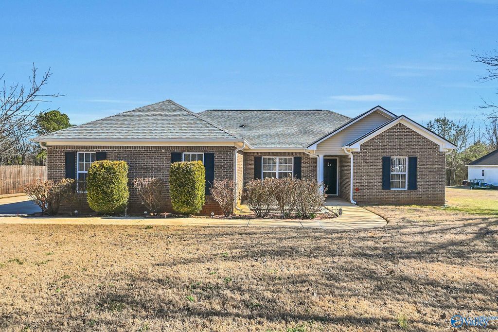 125 Stoney Point Drive, Harvest, AL 35749