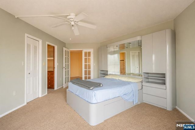 2006 Harmon Cove Tower, Secaucus, NJ 07094