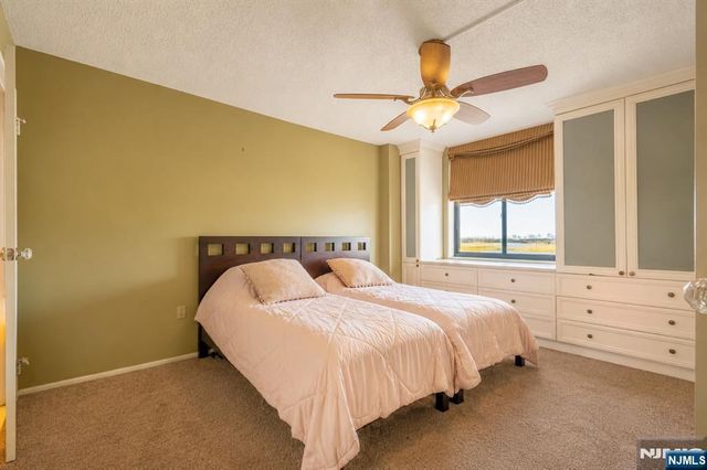 2006 Harmon Cove Tower, Secaucus, NJ 07094