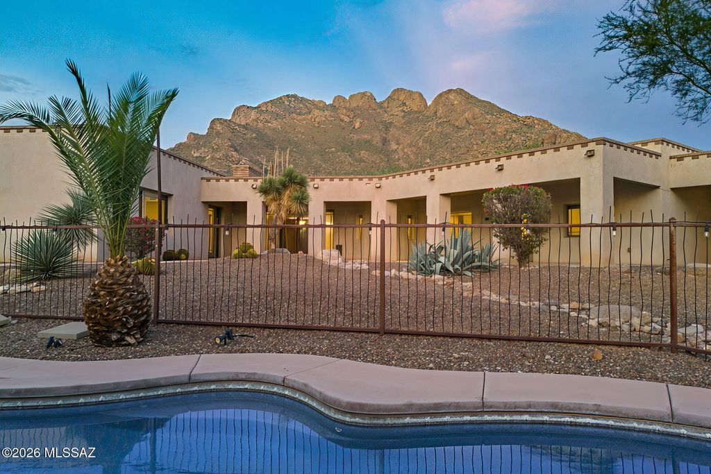 8755 N Sunny Slope Drive, Oro Valley, AZ 85704