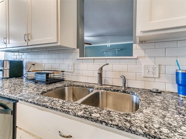 6605 Stonycreek Drive, Oklahoma City, OK 73132