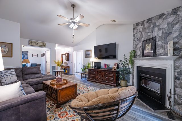 270 Avonshire Drive, Summerville, SC 29483