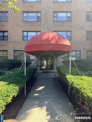 8800 Boulevard 6K, North Bergen, NJ 07047