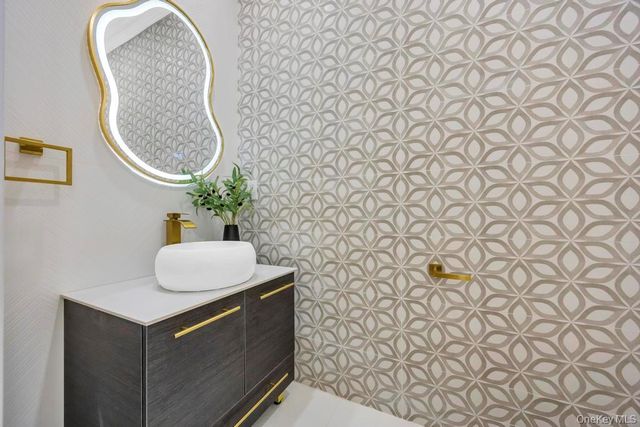 49 Anvil Lane, Levittown, NY 11756