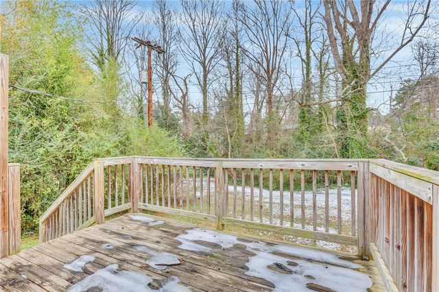 11 Foxhall Road, Greenville, SC 29605