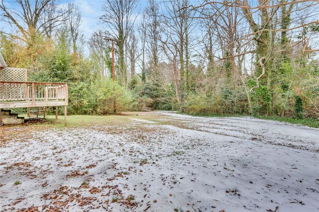 11 Foxhall Road, Greenville, SC 29605