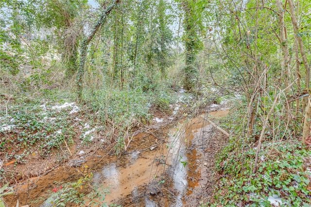 11 Foxhall Road, Greenville, SC 29605