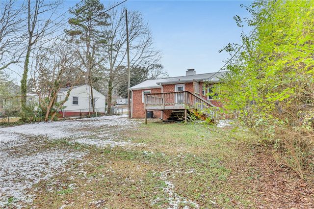 11 Foxhall Road, Greenville, SC 29605