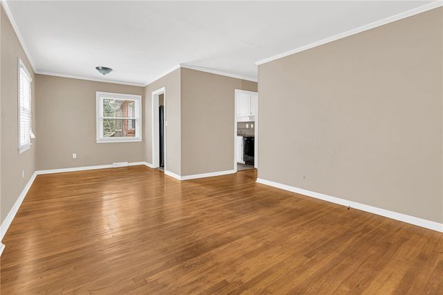 11 Foxhall Road, Greenville, SC 29605