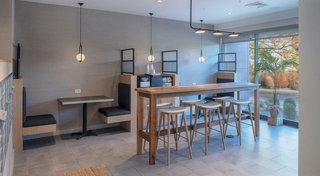 85 Plymouth St 102, Bridgewater, MA 02324