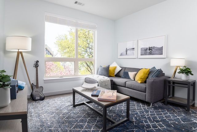 85 Plymouth St 102, Bridgewater, MA 02324
