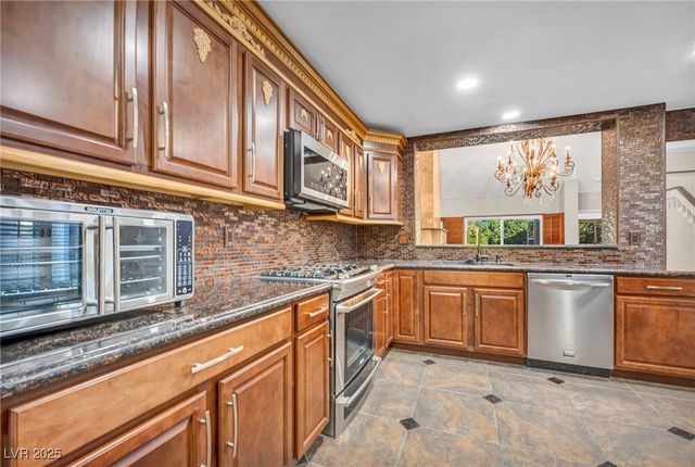 6976 Emerald Springs Lane, Las Vegas, NV 89113