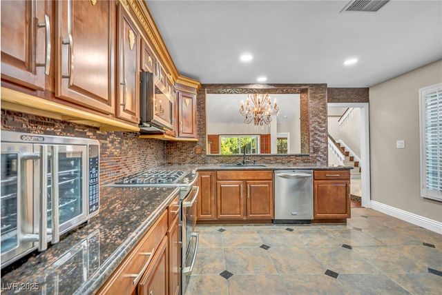 6976 Emerald Springs Lane, Las Vegas, NV 89113