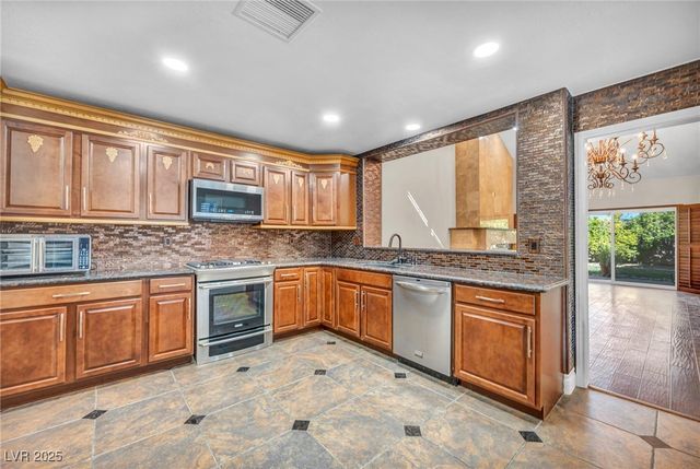 6976 Emerald Springs Lane, Las Vegas, NV 89113