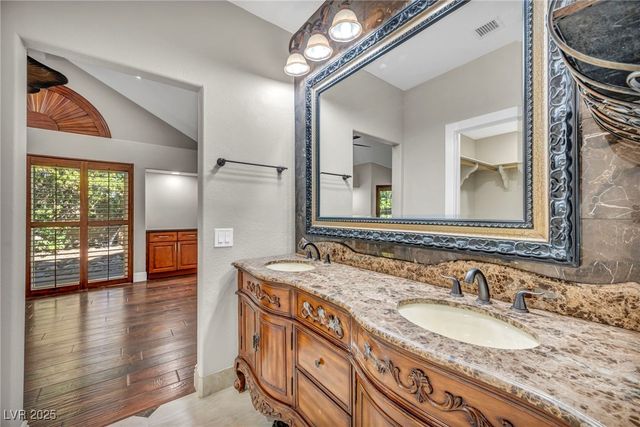 6976 Emerald Springs Lane, Las Vegas, NV 89113