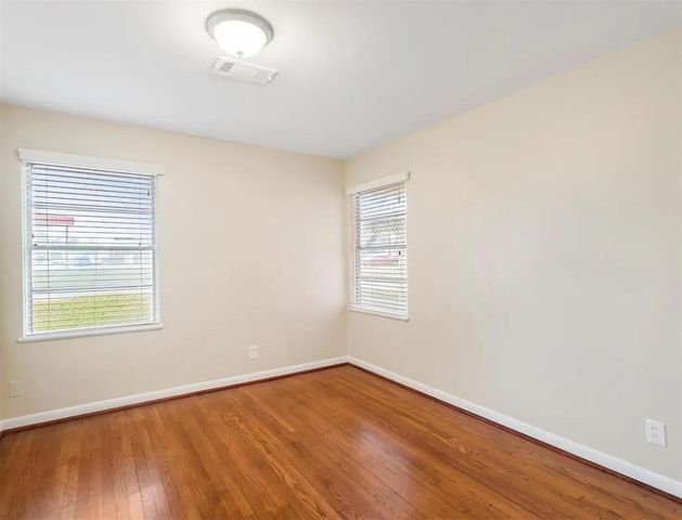 1000 S Shepherd Drive, Baytown, TX 77520