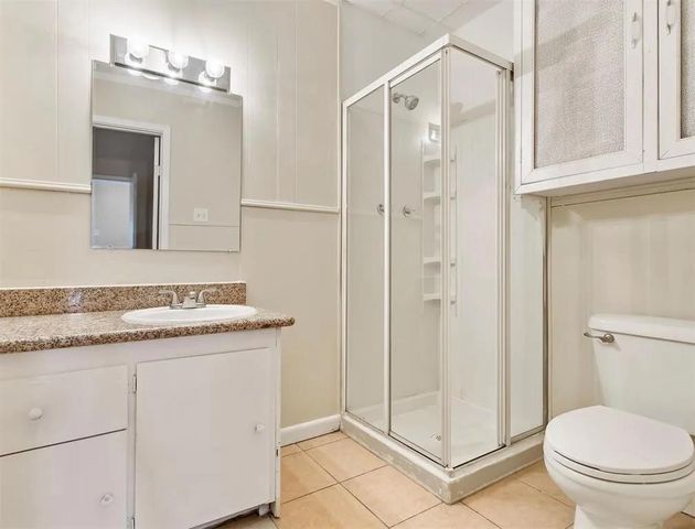 1000 S Shepherd Drive, Baytown, TX 77520
