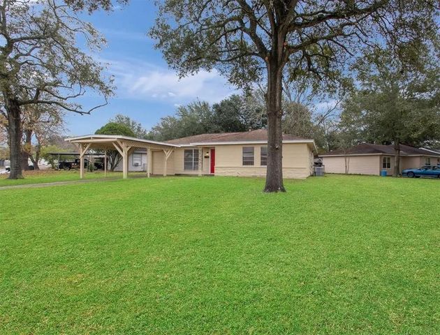 1000 S Shepherd Drive, Baytown, TX 77520