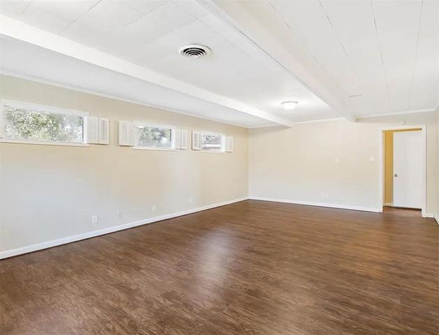 1000 S Shepherd Drive, Baytown, TX 77520