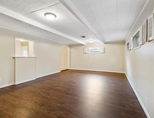 1000 S Shepherd Drive, Baytown, TX 77520