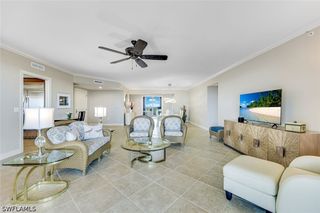 1050 Borghese LN 605, Naples, FL 34114