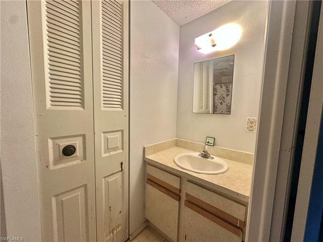 18505 Sandy Cove DR, Fort Myers, FL 33967