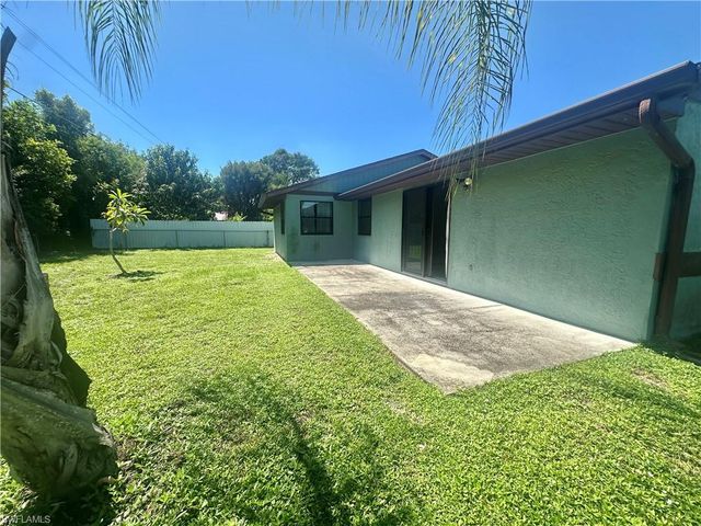 18505 Sandy Cove DR, Fort Myers, FL 33967