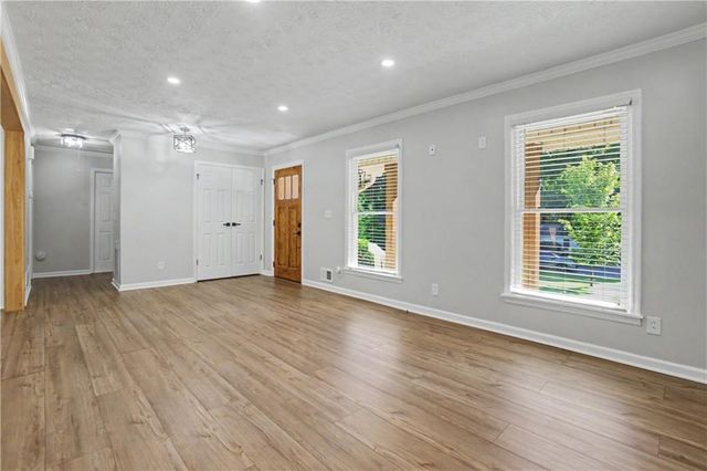 4422 White Oak Drive, Sugar Hill, GA 30518