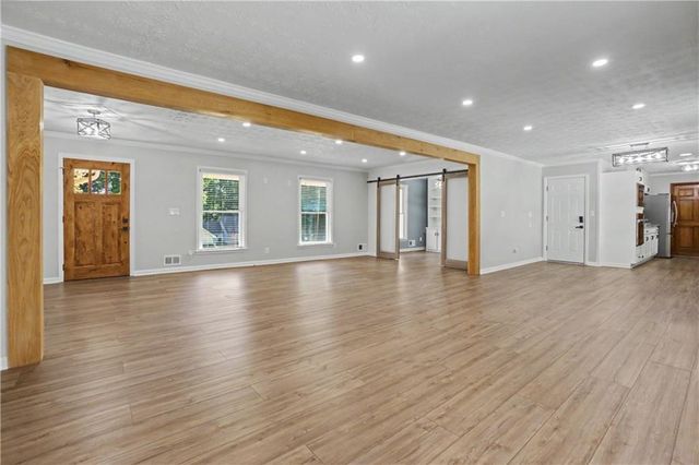 4422 White Oak Drive, Sugar Hill, GA 30518