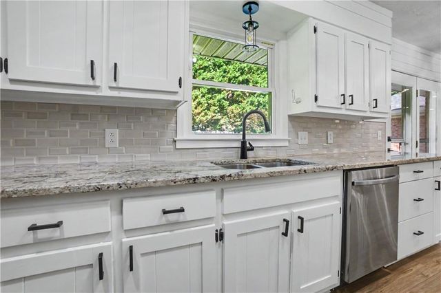 4422 White Oak Drive, Sugar Hill, GA 30518