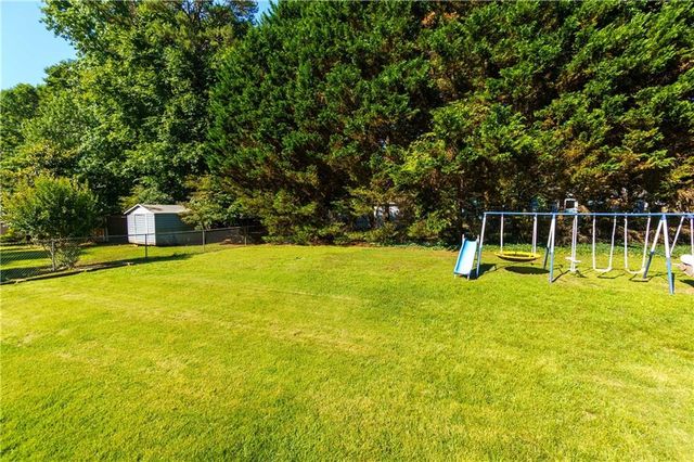 4422 White Oak Drive, Sugar Hill, GA 30518