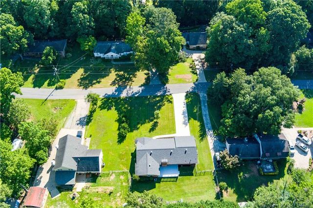 4422 White Oak Drive, Sugar Hill, GA 30518