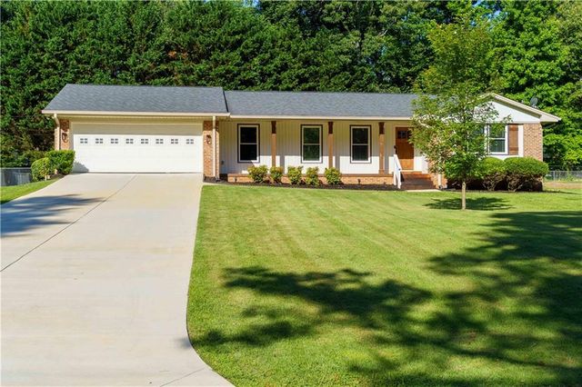 4422 White Oak Drive, Sugar Hill, GA 30518