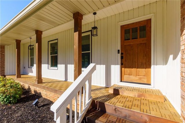 4422 White Oak Drive, Sugar Hill, GA 30518