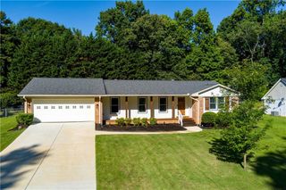 4422 White Oak Drive, Sugar Hill, GA 30518