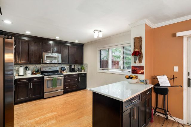 22 EXETER CT, Princeton, NJ 08540