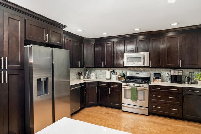 22 EXETER CT, Princeton, NJ 08540