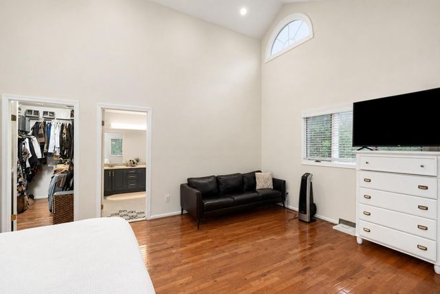 22 EXETER CT, Princeton, NJ 08540