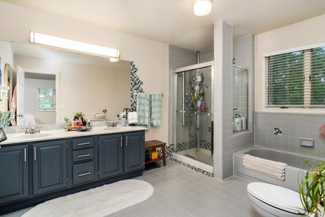 22 EXETER CT, Princeton, NJ 08540