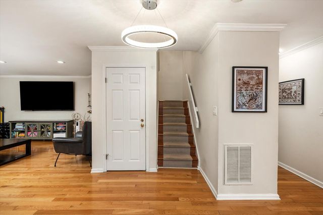 22 EXETER CT, Princeton, NJ 08540