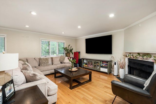 22 EXETER CT, Princeton, NJ 08540