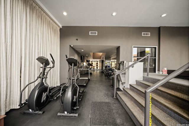 7701 Wurzbach Rd Apt 2006, San Antonio, TX 78229