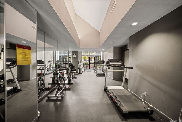 7701 Wurzbach Rd Apt 2006, San Antonio, TX 78229