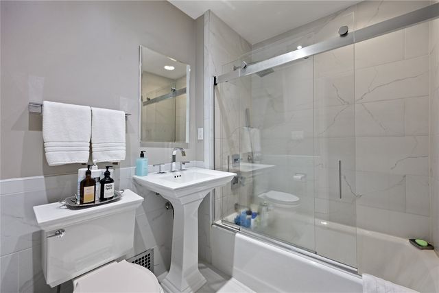 2323 Upland Drive SE, Cedar Rapids, IA 52403