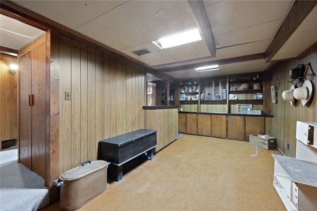 2323 Upland Drive SE, Cedar Rapids, IA 52403